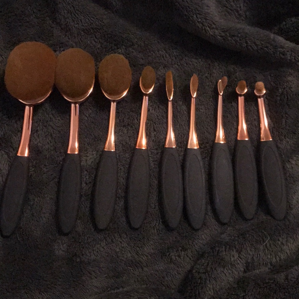 Makeup brushes